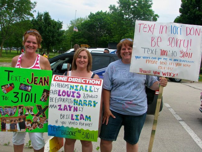 March to Meet One Direction - contestants Jean, Brooke and Lori