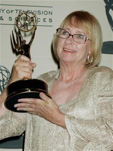 Actress Kathryn Joosten holds the award she won for Best Guest Actress in a Comedy series for her role in "Desperate Housewives" as she pose Actress Kathryn Joosten holds the award she won for Best Guest Actress in a Comedy series for her role in "Desperate Housewives" as she pose