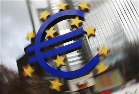 The Euro sculpture is pictured in front of the headquarters of the European Central Bank (ECB) in Frankfurt January 24, 2012. REUTERS/Lmar N The Euro sculpture is pictured in front of the headquarters of the European Central Bank (ECB) in Frankfurt January 24, 2012. REUTERS/Lmar N