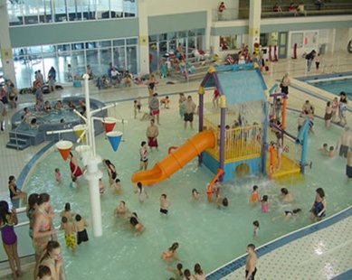 Activity at the Holland Community Aquatic Center (photo courtesy Holland Community Aquatic Center) Activity at the Holland Community Aquatic Center (photo courtesy Holland Community Aquatic Center)