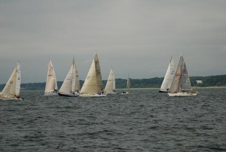 Photograph of ships in an previous Queen's Cup Race. Photograph of ships in an previous Queen's Cup Race.