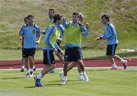 Spain's national soccer players attend a training session for the Euro 2012 in Gniewino June 17, 2012. Spain will play its third match of th Spain's national soccer players attend a training session for the Euro 2012 in Gniewino June 17, 2012. Spain will play its third match of th
