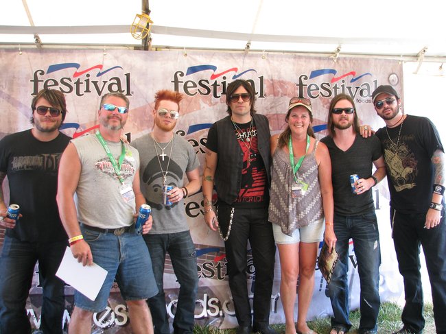 Hinder