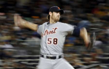 Detroit Tigers pitcher Doug Fister, who threw seven strong innings in a 7-2 win over Baltimore on Friday, July 13, 2012 (REUTERS) Detroit Tigers pitcher Doug Fister, who threw seven strong innings in a 7-2 win over Baltimore on Friday, July 13, 2012 (REUTERS)