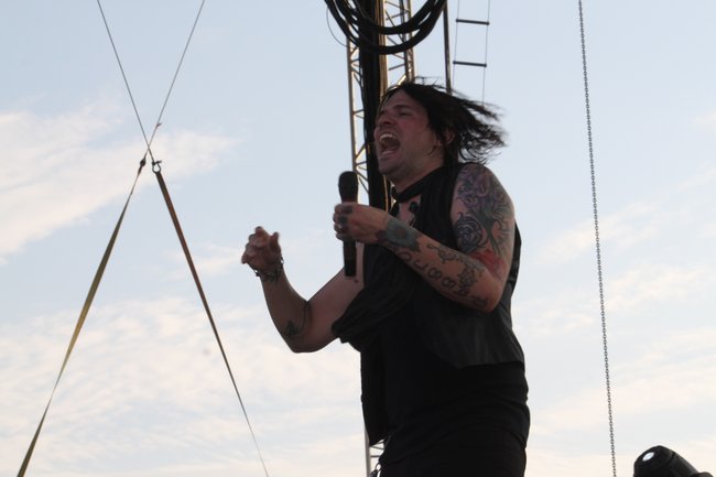 Hinder