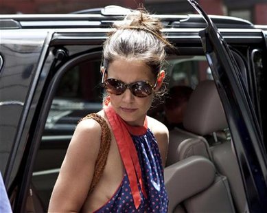 Actress Katie Holmes leaves the Children's Museum of the Arts in the SoHo neighborhood of New York, July 5, 2012. Holmes recently filed for Actress Katie Holmes leaves the Children's Museum of the Arts in the SoHo neighborhood of New York, July 5, 2012. Holmes recently filed for