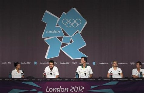 (L-R) Swimmers Stephanie Rice, James Magnusson, Leisel Jones and Eamon Sullivan and coach Nick Green (C) of the Australian Olympic swim team (L-R) Swimmers Stephanie Rice, James Magnusson, Leisel Jones and Eamon Sullivan and coach Nick Green (C) of the Australian Olympic swim team