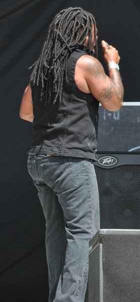 Ladies always complain that we don't have a Hunk of the Day...so here's Lajon's butt...
