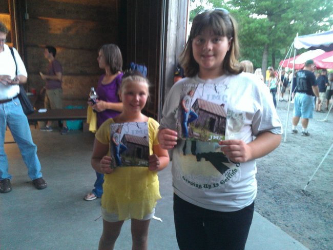 Skyler and her cousin Taryn are so excited to see Jason Michael Carroll