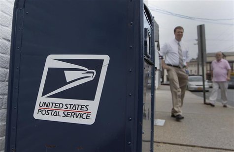 A United Sates Postal Service mailbox is seen in Manhasset ,New York August 1, 2012. REUTERS/Shannon Stapleton A United Sates Postal Service mailbox is seen in Manhasset ,New York August 1, 2012. REUTERS/Shannon Stapleton