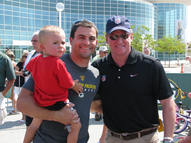 Roger Goodell met fans