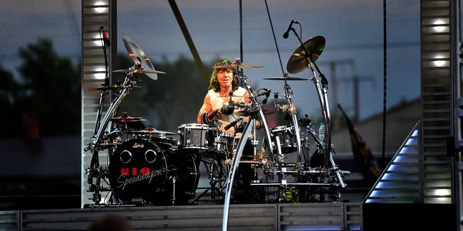 The "Hitt" Man...been playing for REO for a long time!