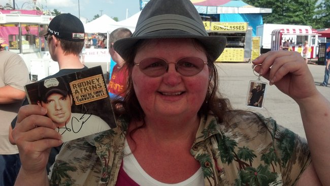 Rockin' Mama got Rodney Atkins' autograph