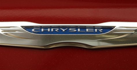 A Chrysler badge is pictured on a new car at a dealership in Vienna, Virginia April 26, 2012. REUTERS/Kevin Lamarque A Chrysler badge is pictured on a new car at a dealership in Vienna, Virginia April 26, 2012. REUTERS/Kevin Lamarque