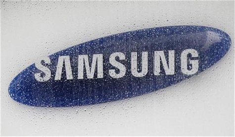 The logo of Samsung Electronics is seen at the company's headquarters in Seoul July 6, 2012. REUTERS/Lee Jae-Won The logo of Samsung Electronics is seen at the company's headquarters in Seoul July 6, 2012. REUTERS/Lee Jae-Won