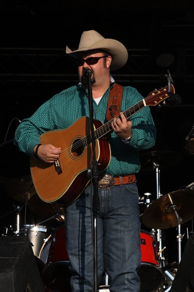 Darryl Singletary Friday 8 10 2012 @ Fuddfest in Deerbrook, WI