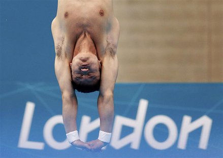 China's Qiu Bo dives during the men's 10m platform final at the London 2012 Olympic Games at the Aquatics Centre August 11, 2012. REUTERS/Ti China's Qiu Bo dives during the men's 10m platform final at the London 2012 Olympic Games at the Aquatics Centre August 11, 2012. REUTERS/Ti