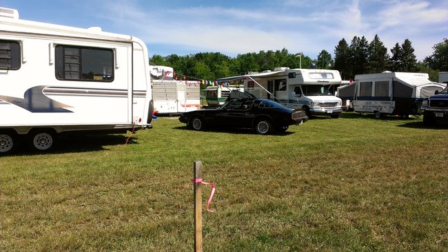 HOLY COW! Is Randy Travis at Fuddfest? Oh that's right he crashed his Trans Am.