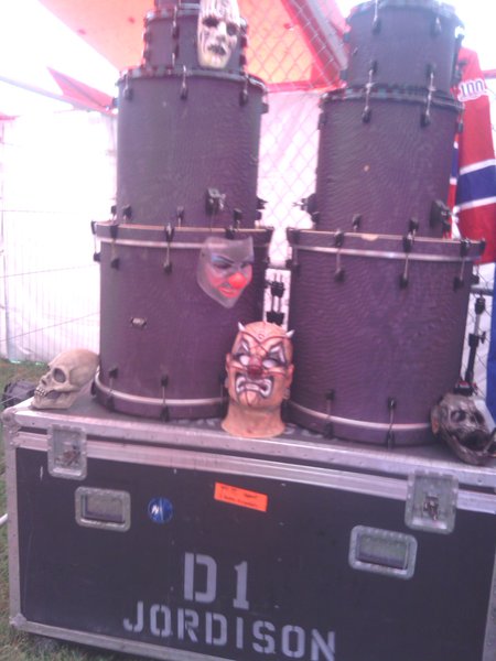 Listener Lonnie hit us up with some great KnotFest shots!