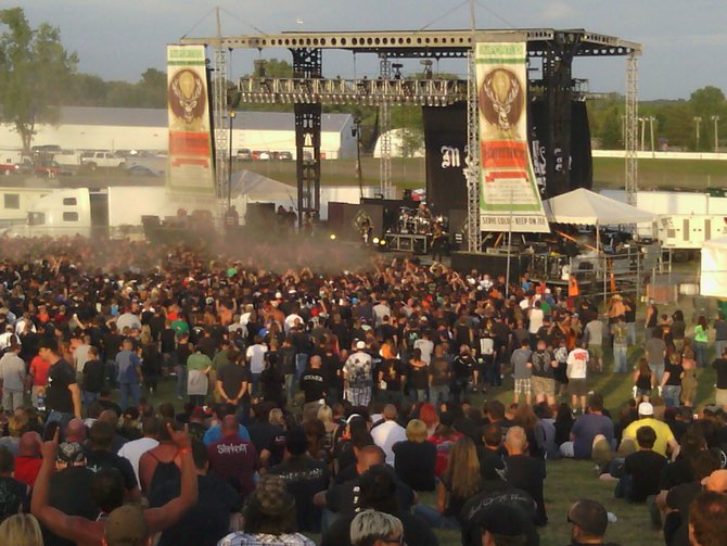 Listener Lonnie hit us up with some great KnotFest shots!