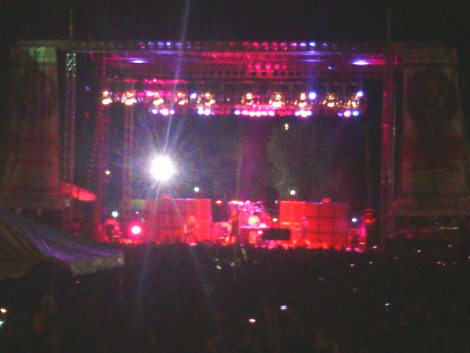 Listener Lonnie hit us up with some great KnotFest shots!