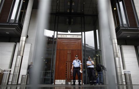 Policemen stand outside a courthouse in Oslo August 23, 2012. REUTERS/Stoyan Nenov Policemen stand outside a courthouse in Oslo August 23, 2012. REUTERS/Stoyan Nenov
