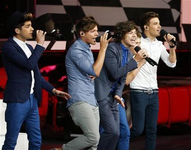 One Direction performs at the closing ceremony of the London 2012 Olympic Games at the Olympic stadium August 12, 2012. REUTERS/Kai Pfaffenb One Direction performs at the closing ceremony of the London 2012 Olympic Games at the Olympic stadium August 12, 2012. REUTERS/Kai Pfaffenb
