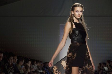 A model presents a creation from the Nicole Miller Spring/Summer 2013 collection during New York Fashion Week, September 7, 2012. REUTERS/An A model presents a creation from the Nicole Miller Spring/Summer 2013 collection during New York Fashion Week, September 7, 2012. REUTERS/An
