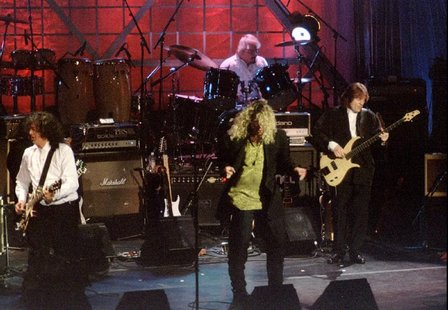 Led Zepplin performs together for the first time in seven years during the 10th introduction ceremonies for the Rock and Roll Hall of Fame i Led Zepplin performs together for the first time in seven years during the 10th introduction ceremonies for the Rock and Roll Hall of Fame i