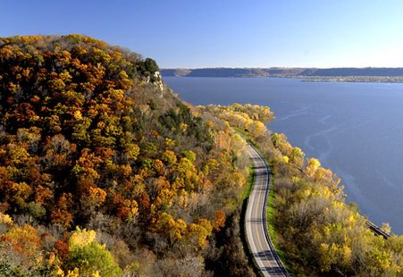 Mississippi River in Wisconsin (courtesy of Travel Wisconsin.com) Mississippi River in Wisconsin (courtesy of Travel Wisconsin.com)