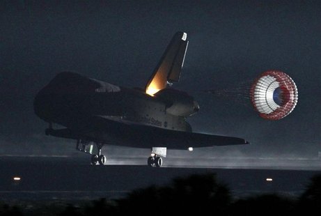 Space shuttle Endeavour lands at the Kennedy Space Center in Cape Canaveral, Florida June 1, 2011. REUTERS/Joe Skipper Space shuttle Endeavour lands at the Kennedy Space Center in Cape Canaveral, Florida June 1, 2011. REUTERS/Joe Skipper
