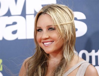 Actress Amanda Bynes arrives at the 2011 MTV Movie Awards in Los Angeles June 5, 2011. (MTV-ARRIVALS) REUTERS/Danny Moloshok Actress Amanda Bynes arrives at the 2011 MTV Movie Awards in Los Angeles June 5, 2011. (MTV-ARRIVALS) REUTERS/Danny Moloshok