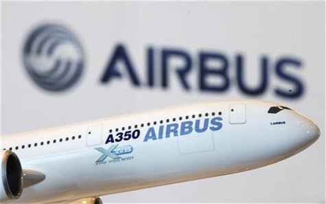 A model of an Airbus A350 passenger plane is displayed at a news conference in Hong Kong, March 7, 2011. REUTERS/Bobby Yip A model of an Airbus A350 passenger plane is displayed at a news conference in Hong Kong, March 7, 2011. REUTERS/Bobby Yip