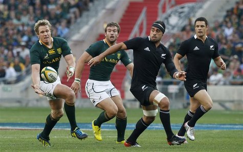 South Africa's Jean de Villiers battles to control the ball during their Rugby Championship union test match against New Zealand in Soweto O South Africa's Jean de Villiers battles to control the ball during their Rugby Championship union test match against New Zealand in Soweto O