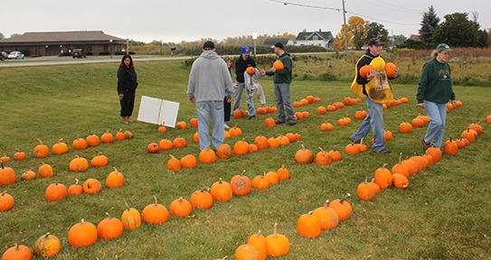 Maino and the Wisconsin Desert Vets sell pumpkins and raise money to send Halloween treats to troops