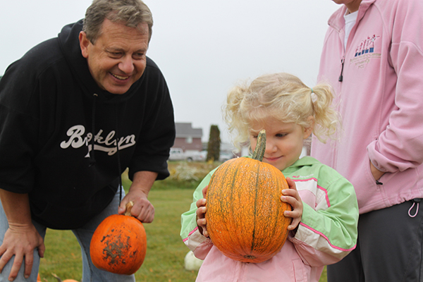 Maino and the Wisconsin Desert Vets sell pumpkins and raise money to send Halloween treats to troops