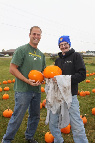Maino and the Wisconsin Desert Vets sell pumpkins and raise money to send Halloween treats to troops