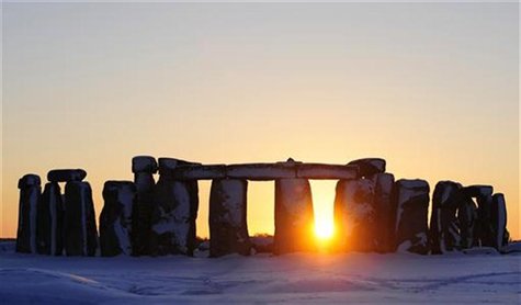 The sun sets behind Stonehenge in Wiltshire, southern England January 7, 2010. REUTERS/Kieran Doherty The sun sets behind Stonehenge in Wiltshire, southern England January 7, 2010. REUTERS/Kieran Doherty