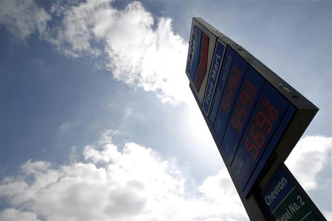 Gas prices are displayed at a Chevron gas station in Los Angeles, California October 9, 2012. REUTERS/Mario Anzuoni Gas prices are displayed at a Chevron gas station in Los Angeles, California October 9, 2012. REUTERS/Mario Anzuoni