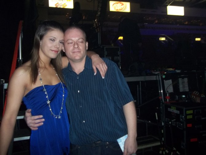 Y100 contest winners backstage