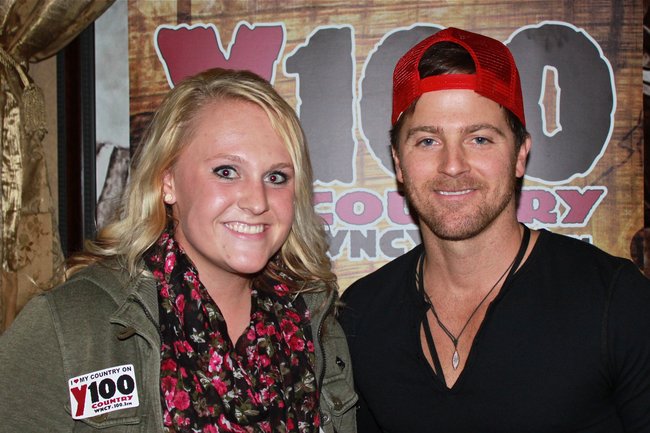 Kip Moore at Y100's pre-concert party at Brett Favre's Steakhouse