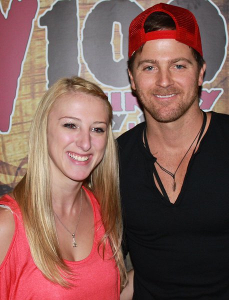 Kip Moore at Y100's pre-concert party at Brett Favre's Steakhouse
