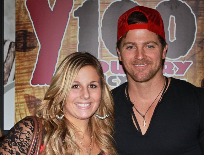 Kip Moore at Y100's pre-concert party at Brett Favre's Steakhouse