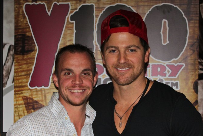 Kip Moore at Y100's pre-concert party at Brett Favre's Steakhouse