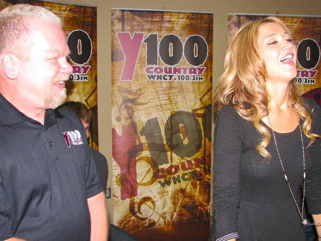 Sarah Darling @ Y100