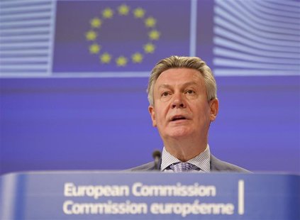 European Trade Commissioner Karel De Gucht addresses a news conference at the EU Commission headquarters in Brussels May 25, 2012. REUTERS/L European Trade Commissioner Karel De Gucht addresses a news conference at the EU Commission headquarters in Brussels May 25, 2012. REUTERS/L