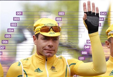 Australia's Cadel Evans gestures before the men's cycling road race at the London 2012 Olympic Games July 28, 2012. REUTERS/Phil Noble Australia's Cadel Evans gestures before the men's cycling road race at the London 2012 Olympic Games July 28, 2012. REUTERS/Phil Noble