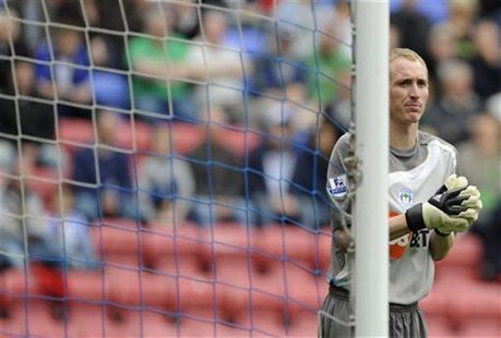 File picture of Chris Kirkland during an English Premier League soccer match against Chelsea in Wigan, northern England, September 26, 2009. File picture of Chris Kirkland during an English Premier League soccer match against Chelsea in Wigan, northern England, September 26, 2009.