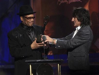 Ronnie Wood (R) inducts Bobby Womack into the Rock and Roll Hall of Fame 2009 during the induction ceremonies in Cleveland, Ohio April 4, 20 Ronnie Wood (R) inducts Bobby Womack into the Rock and Roll Hall of Fame 2009 during the induction ceremonies in Cleveland, Ohio April 4, 20