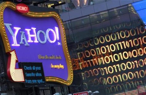 A Yahoo! billboard is seen in New York's Time's Square January 25, 2010. REUTERS/Brendan McDermid A Yahoo! billboard is seen in New York's Time's Square January 25, 2010. REUTERS/Brendan McDermid